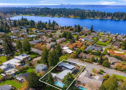 4218 92nd Ave Ne, Yarrow Point, WA, 98004-1323 | Card Image