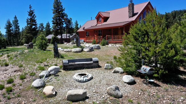 966 Forest Service Road, House other with 2 bedrooms, 3 bathrooms and null parking in Darby MT | Image 73