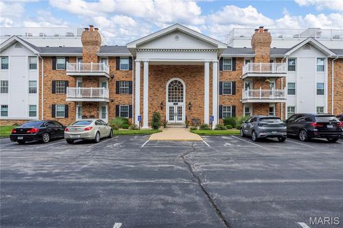 apt-304-312 Clayton Crossing Dr, Ellisville, MO, 63011-2269 | Card Image