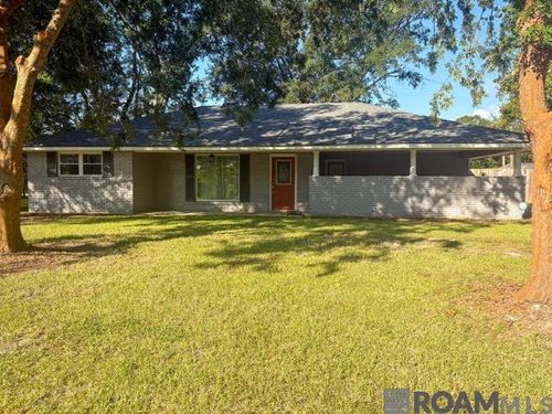 6677 Landmor Dr, Greenwell Springs, LA, 70739-4340 | Card Image