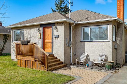3172 Wascana St, Saanich, BC, V9A1W3 | Card Image