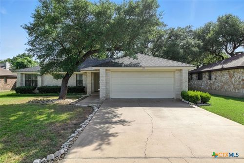 303 Woodstone Dr, Georgetown, TX, 78628-8979 | Card Image