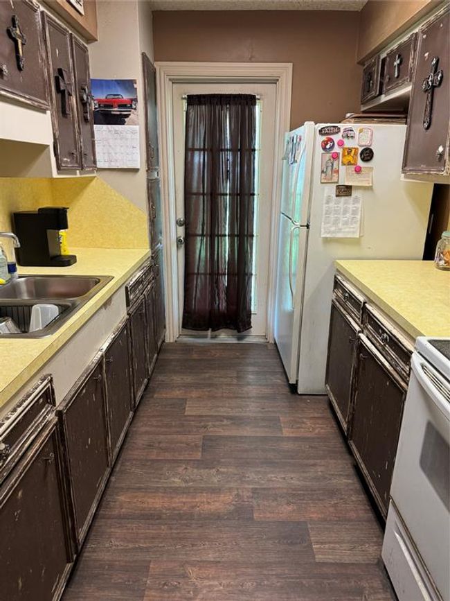 Kitchen | Image 15