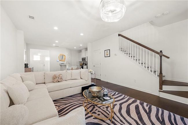 813 Ambient Way Sw, Townhouse with 2 bedrooms, 3 bathrooms and 2 parking in Atlanta GA | Image 10