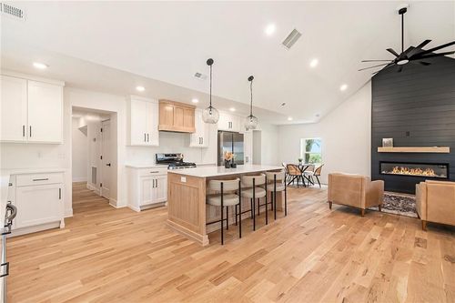 51 208th St, Holt, MO, 64048-9737 | Card Image