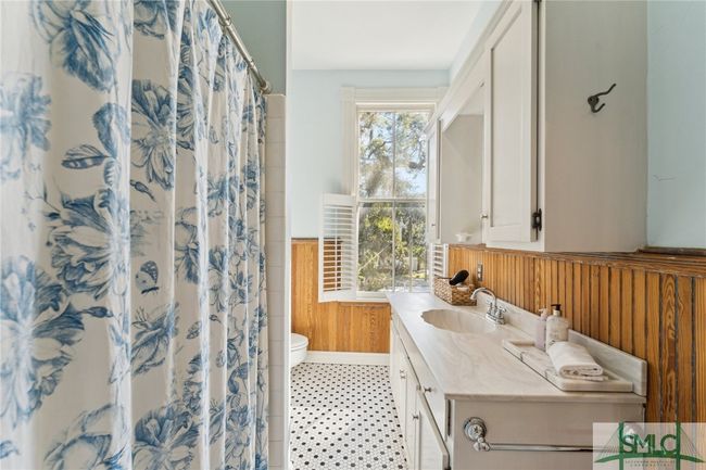 Full bath on second floor | Image 41