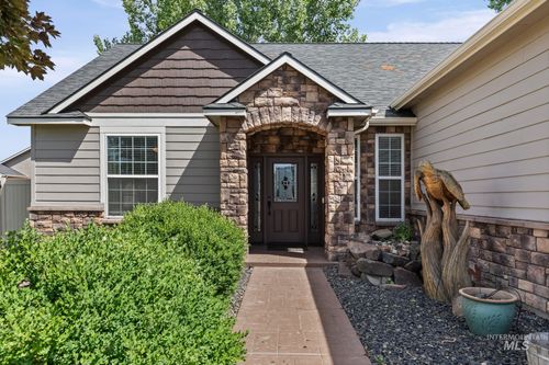 235 Magnolia Ave, Fruitland, ID, 83619-5019 | Card Image