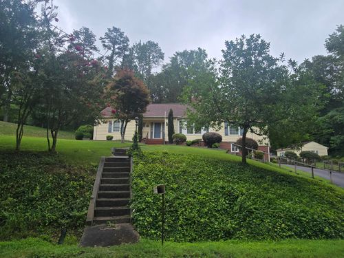 680 Park Ln, Halifax, VA, 24558-2189 | Card Image