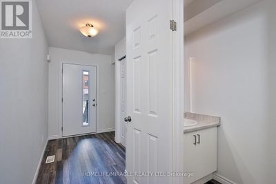 329 Bradshaw Dr, Townhouse with 3 bedrooms, 3 bathrooms and 3 parking in Stratford ON | Image 3