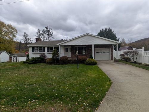 7 Louette Dr, Bradford, PA, 16701-2840 | Card Image