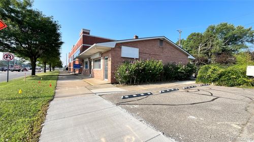 27051 Southfield Rd, Lathrup Village, MI, 48076-3404 | Card Image