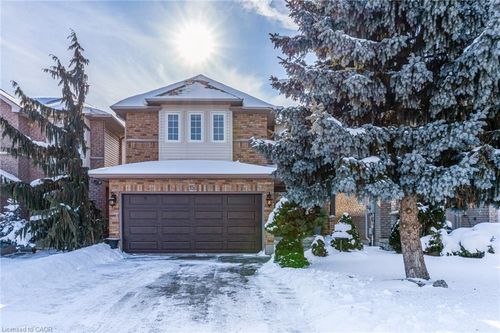 15 Claudette Gate, Hamilton, ON, L9B2S3 | Card Image