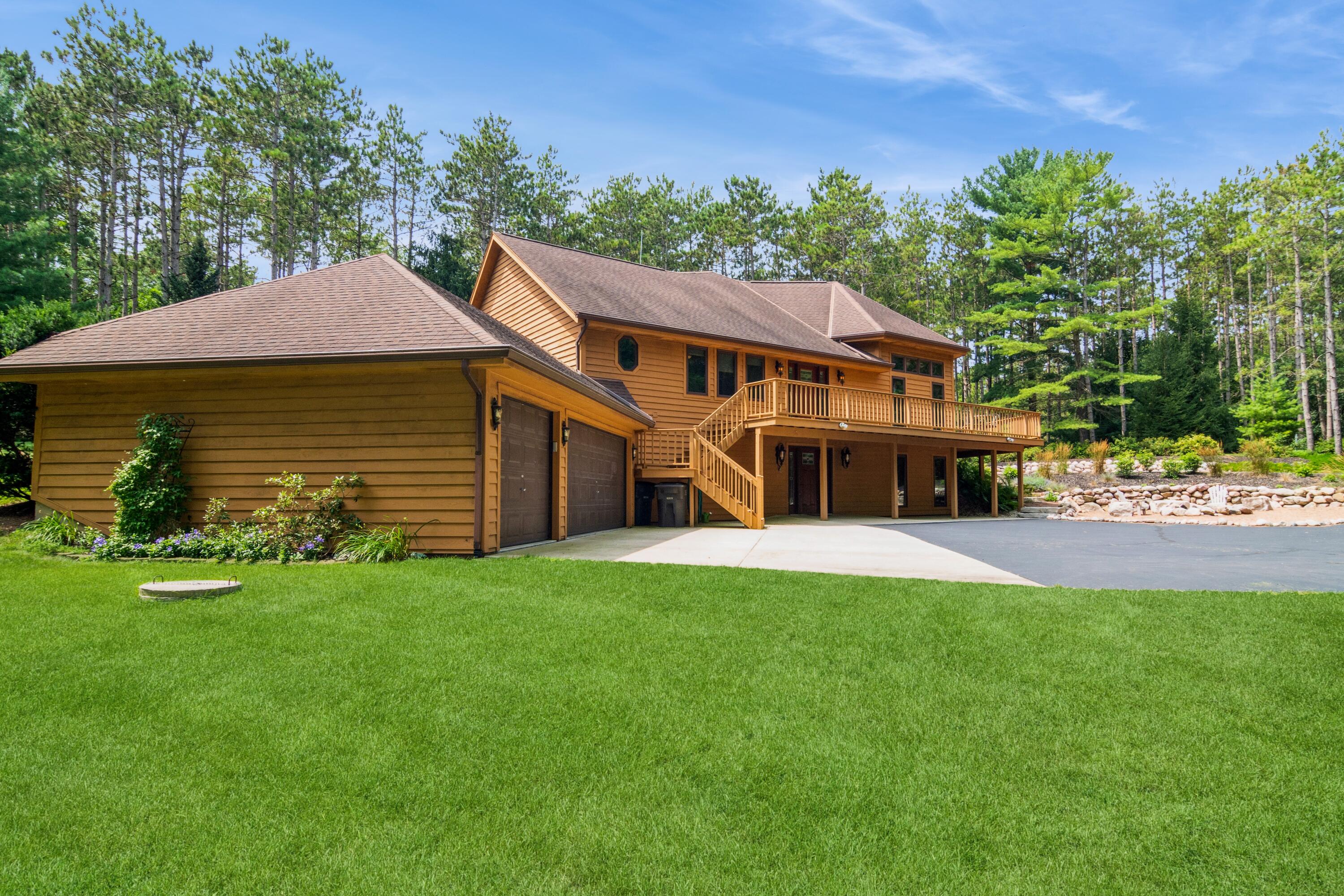 Pine Knolls Dr, Whitewater, WI 53190