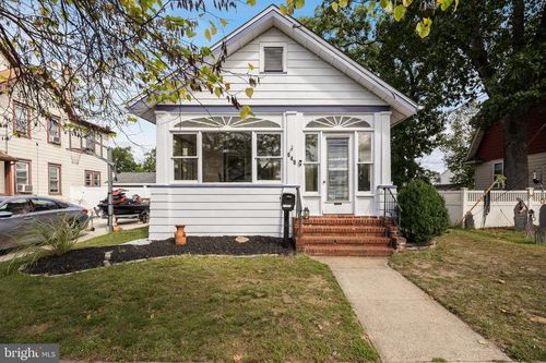 649 Bridgeboro St, RIVERSIDE, NJ, 08075-3435 | Card Image