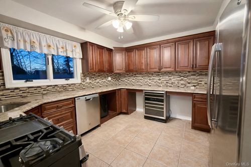 fl-1st-26 Garrity Ave, Ronkonkoma, NY, 11779-5845 | Card Image