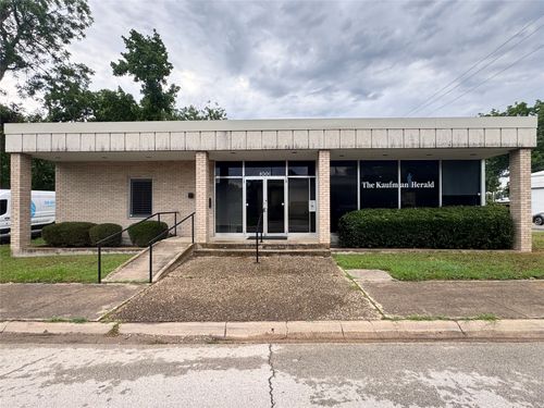 300 N Washington St, Kaufman, TX, 75142-1345 | Card Image
