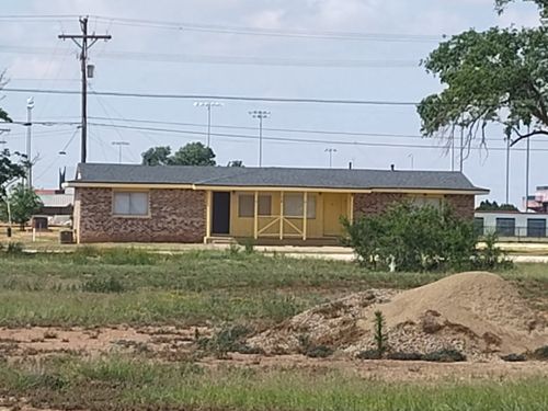 1004 N Ballard St, Brownfield, TX, 79316-2800 | Card Image