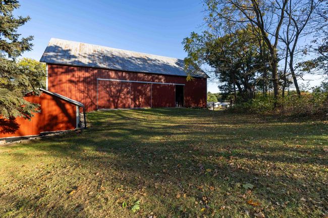 E7695B Highway 23/33, House other with 5 bedrooms, 2 bathrooms and null parking in EXCELSIOR WI | Image 22