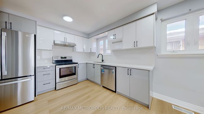 UPPER - 3254 Fieldgate Dr, House attached with 3 bedrooms, 2 bathrooms and 1 parking in Mississauga ON | Image 16