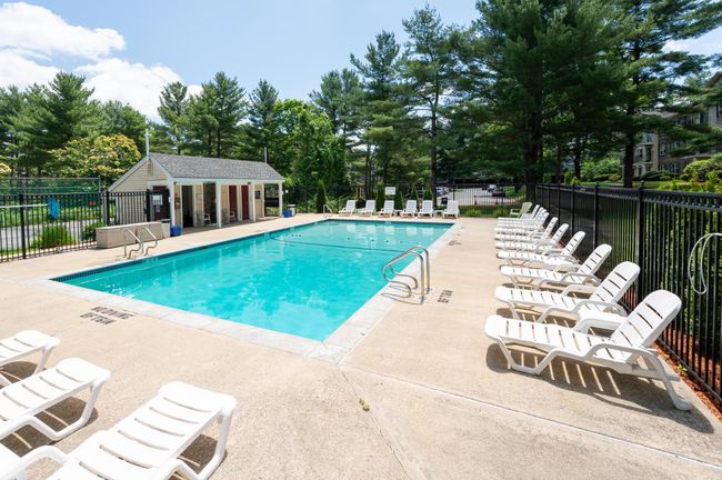 APT-24 - 5 Autumn Leaf Dr, Condo with 2 bedrooms, 1 bathrooms and null parking in Nashua NH | Image 27