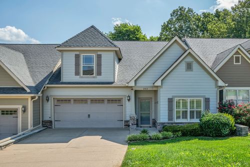 203 Lake Villa Ct, Dickson, TN, 37055-1585 | Card Image