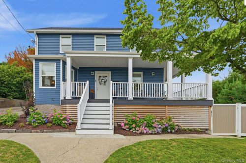 58 Summit St, Oyster Bay, NY, 11771-2318 | Card Image