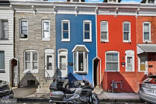 1042 Locust St, READING, PA, 19604-2227 | Card Image