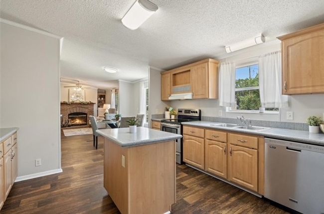 Another view of the kitchen | Image 22