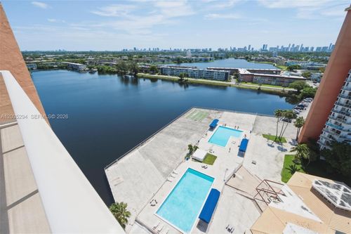 1515w-1301 Ne Miami Gardens Dr, Miami, FL, 33179-4718 | Card Image