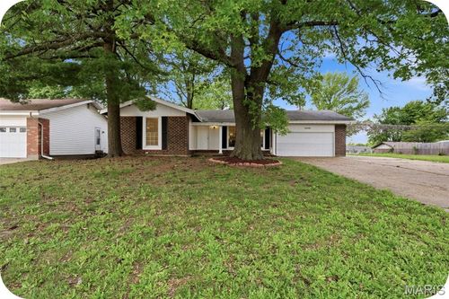 11795 Old Halls Ferry Rd, Florissant, MO, 63033-6824 | Card Image