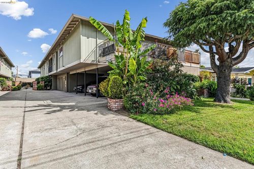 76 Oakes Blvd., San Leandro, CA, 94577 | Card Image