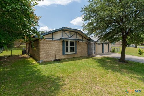 2904 Persimmon Dr, Killeen, TX, 76543-2657 | Card Image