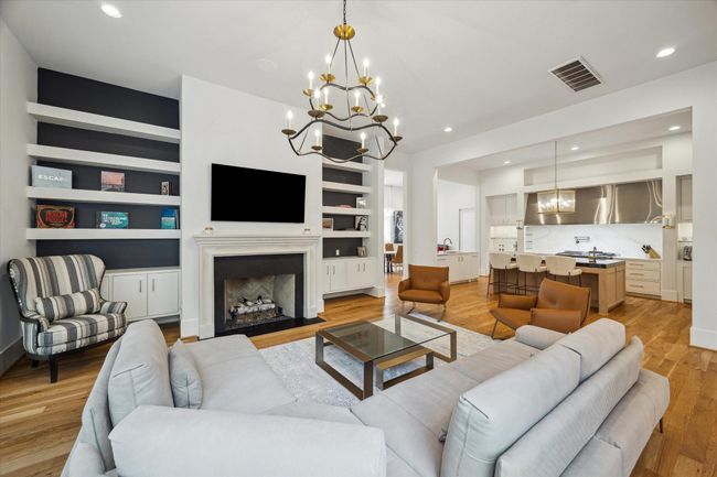 E - 22 E Shady Ln, House other with 5 bedrooms, 5 bathrooms and 3 parking in Houston TX | Image 14