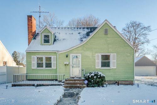 523 Adams St, Manchester, CT, 06040-2714 | Card Image