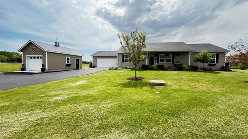 212 School Rd, Wilmington, OH, 45177-3203 | Card Image