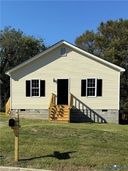 2209 Berry St, Hopewell, VA, 23860-6403 | Card Image