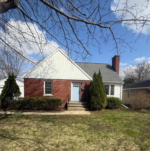 242 Wisconsin St, MAYVILLE, WI, 53050-1040 | Card Image