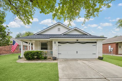 200 Bubbling Brook Dr, Hutto, TX, 78634-4182 | Card Image
