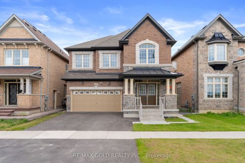 33 Tiger Cres, Brampton, ON, L6R4C1 | Card Image