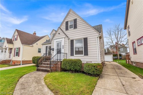 7111 Gerald Ave, Parma, OH, 44129-3241 | Card Image