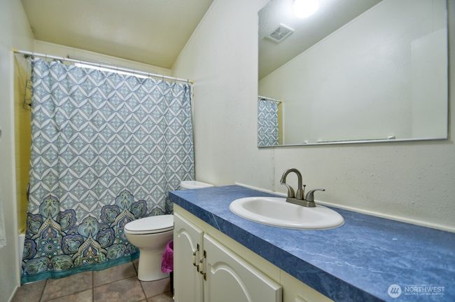 930 Tipsoo Loop N, House other with 2 bedrooms, 2 bathrooms and 2 parking in Rainier WA | Image 23