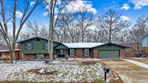 9008 Lakeridge Dr, Louisville, KY, 40272-2410 | Card Image