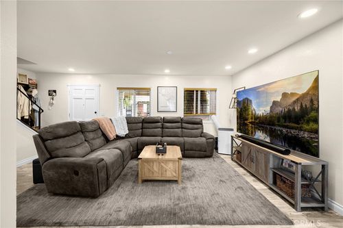 19901 Burnley Ln, Huntington Beach, CA, 92646 | Card Image