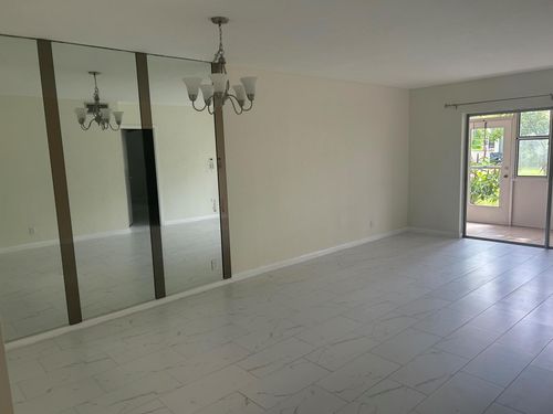 102-1 Abbey 102 Lane, Delray Beach, FL, 33446 | Card Image
