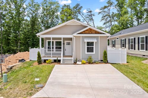 131 Bellamy Rd, Asheville, NC, 28806-0556 | Card Image