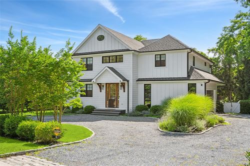 5 Kings Ln, Southampton, NY, 11968-2802 | Card Image