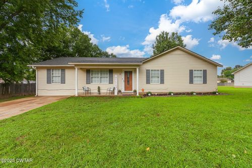 37 W Tracy St, Bells, TN, 38006-3673 | Card Image