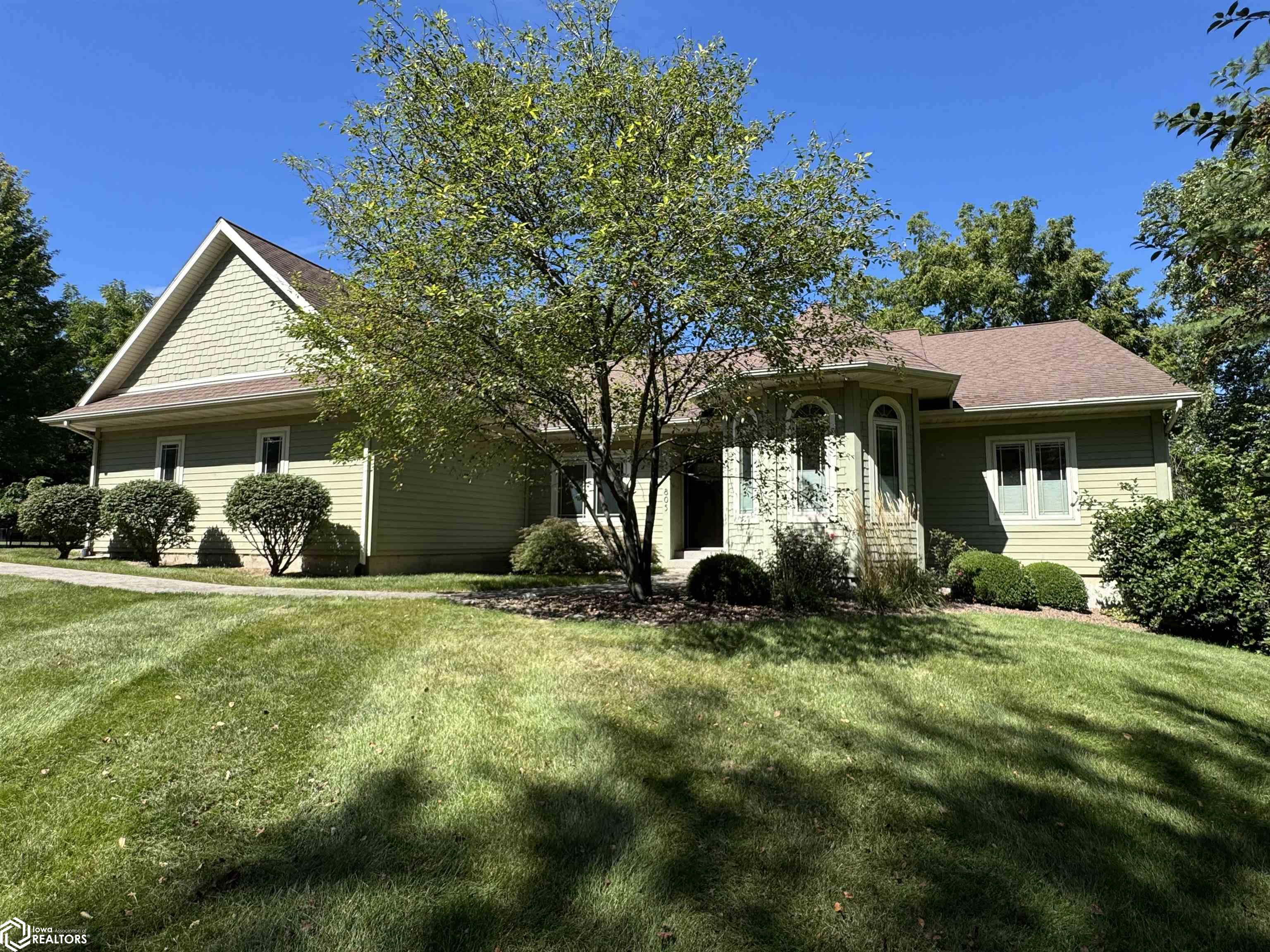 Cherry Pl, Mount Pleasant, IA 52641