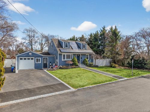 49 Maple Dr, Deer Park, NY, 11729-3311 | Card Image