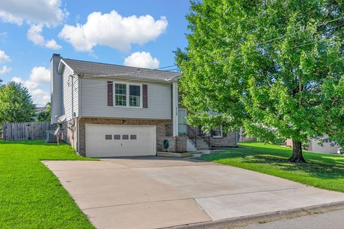 2130 Amadeus Dr, Clarksville, TN, 37040-7504 | Card Image